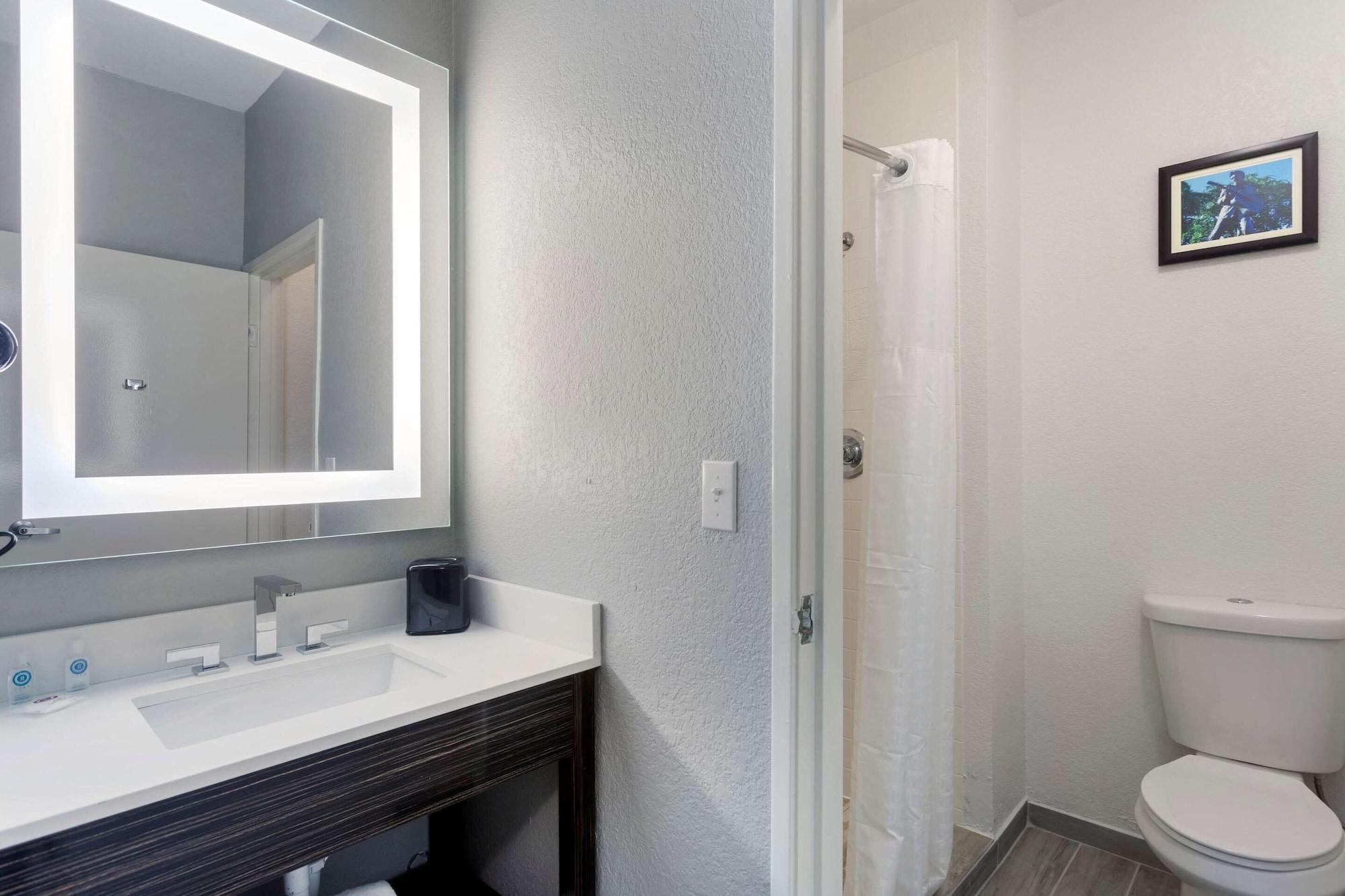 Comfort Inn & Suites Мемфис Экстерьер фото